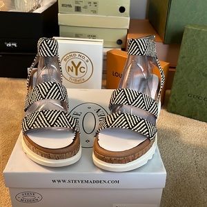Brand New Steve Madden Bandi Wedge Sandal Black/Tan 9.5